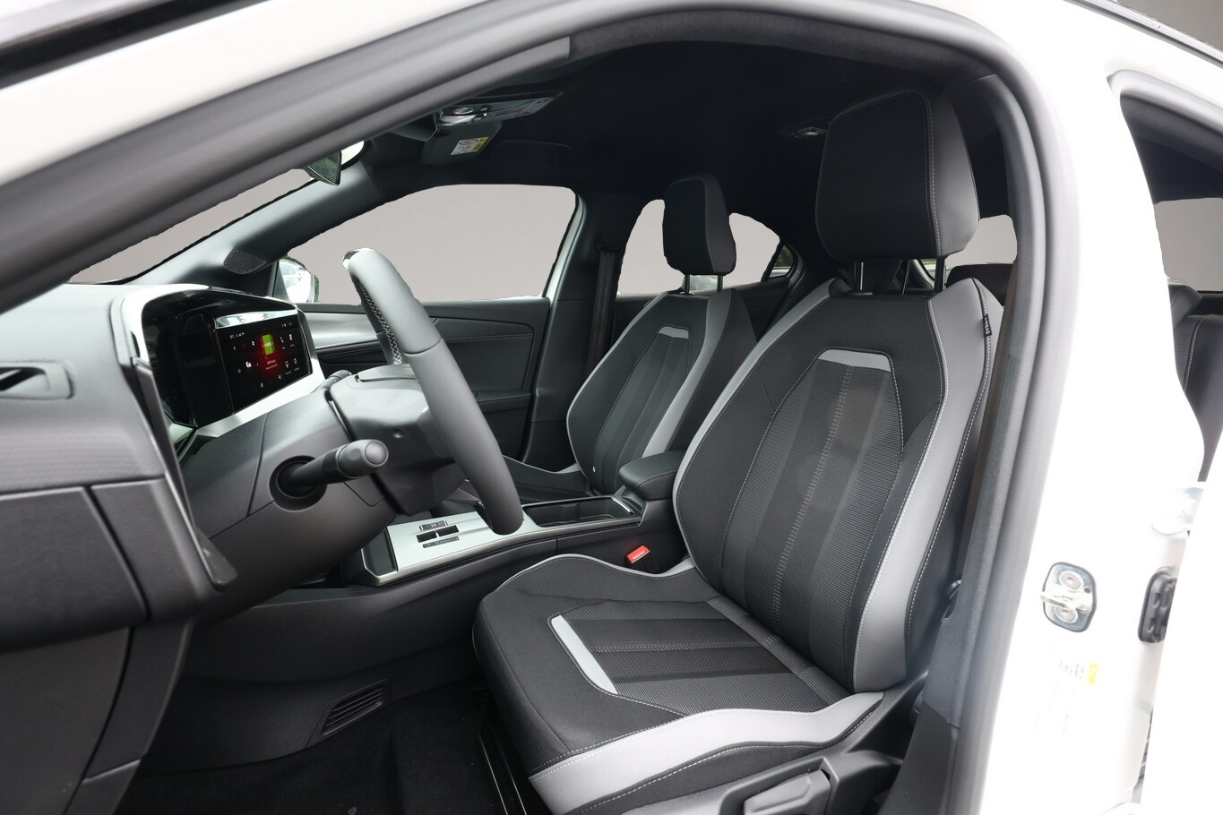 Fotografie 5 des Opel Mokka Hybrid GS SHZ Kam PDC VirCo Temp
