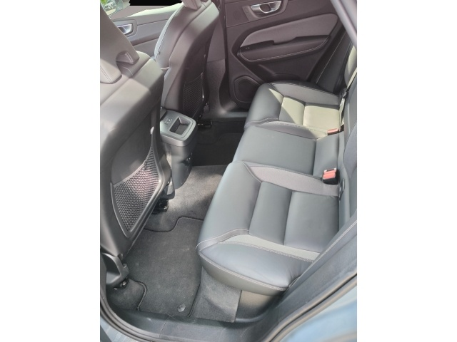 Bild 5 Volvo XC60 Plus Dark AWD B5 Benzin EU6d Allrad Leder d