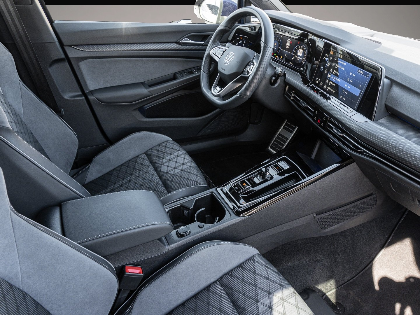 Bild 6 Volkswagen Golf 1.5 eTSI DSG R-Line
