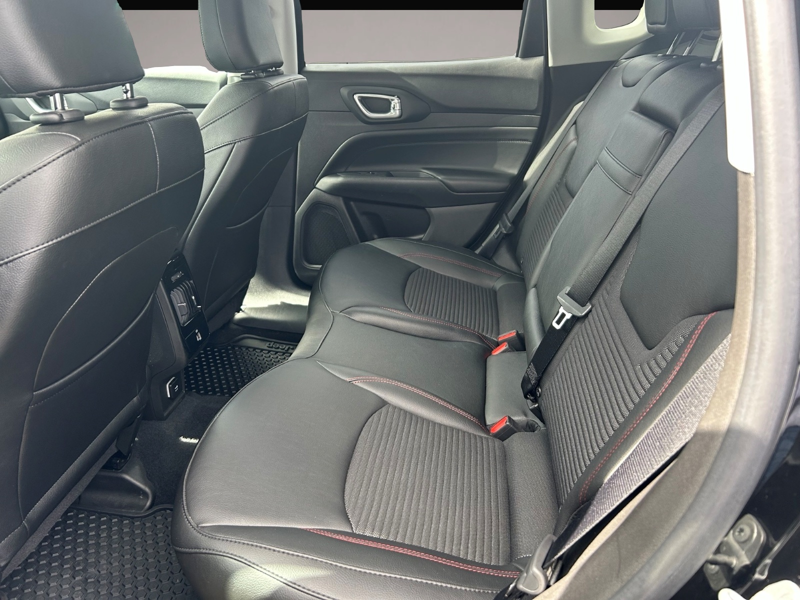 Bild 6 Jeep Compass E-HYBRID LIMITED PREMIUM TECHNOLOGIE WIN