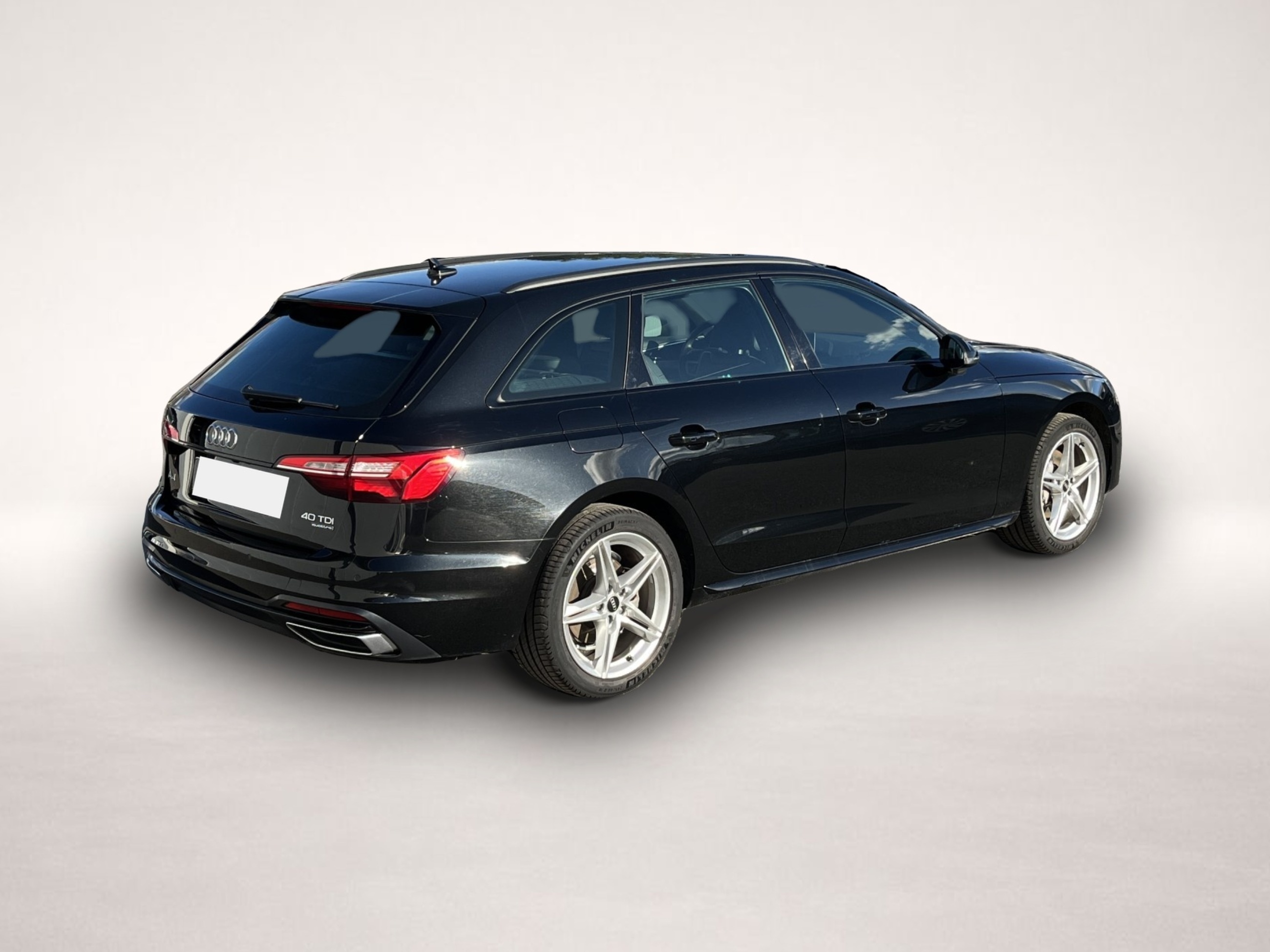Bild 6 Audi A4 Avant 40 2.0 TDI quattro S tronic Advanced 18