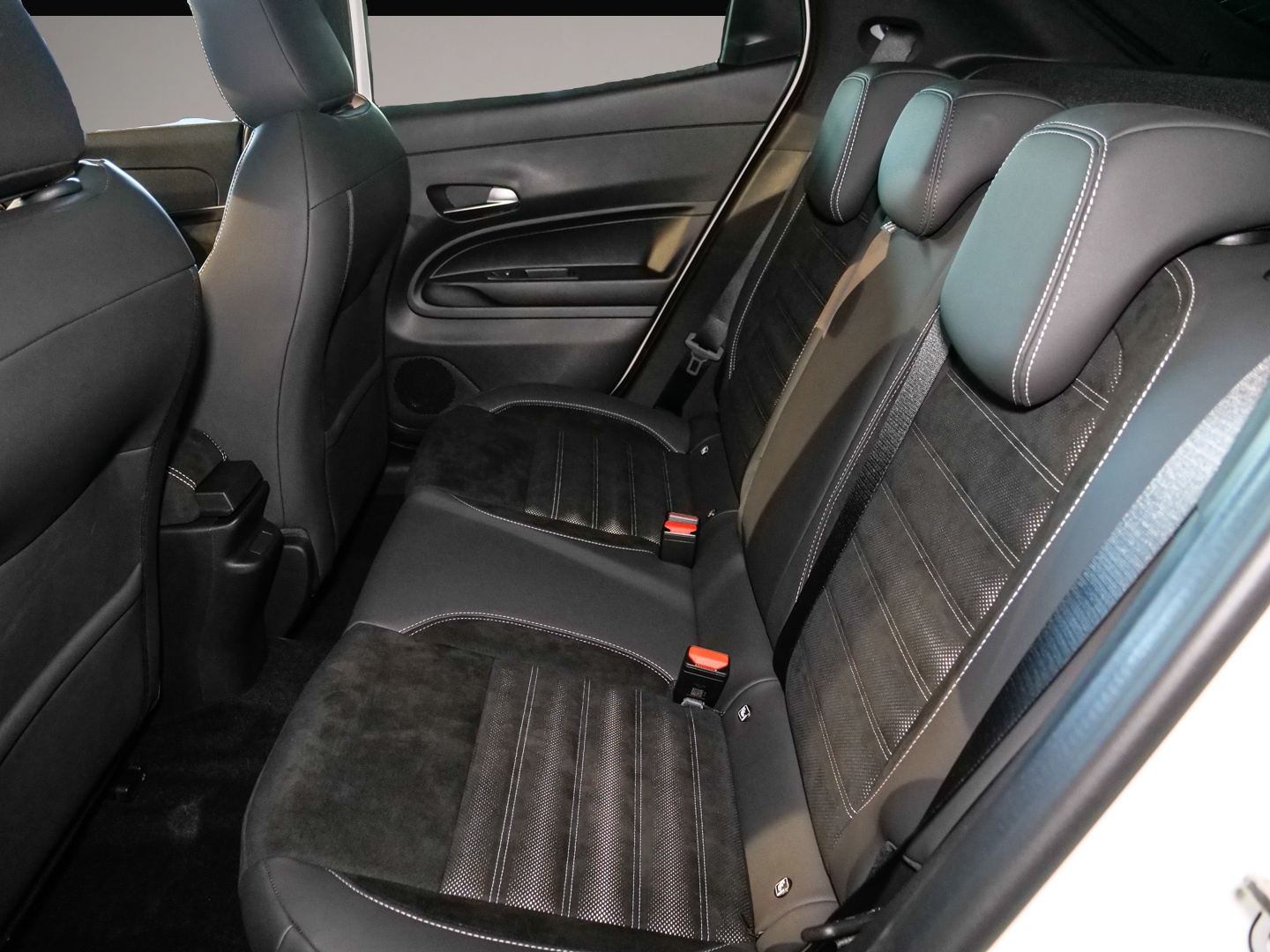 Bild 6 Alfa Romeo Junior Ibrida 1.2 VGT 107KW SPORT SPECIALE