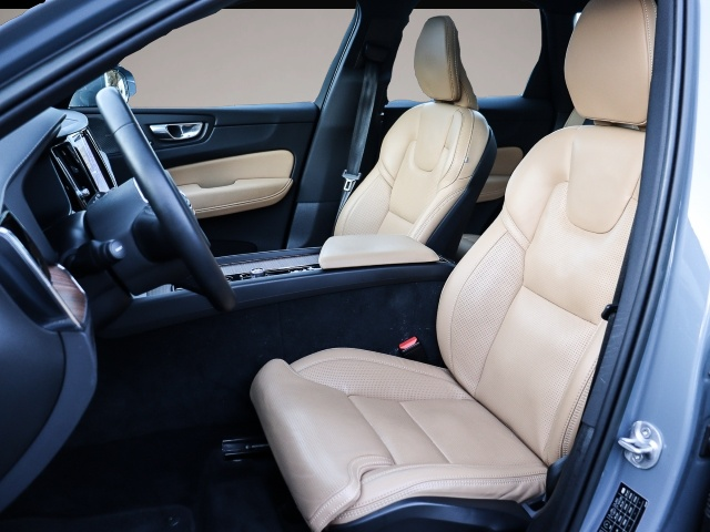 Bild 6 Volvo XC60 Ultimate Bright AWD HUD AD StandHZG Digital