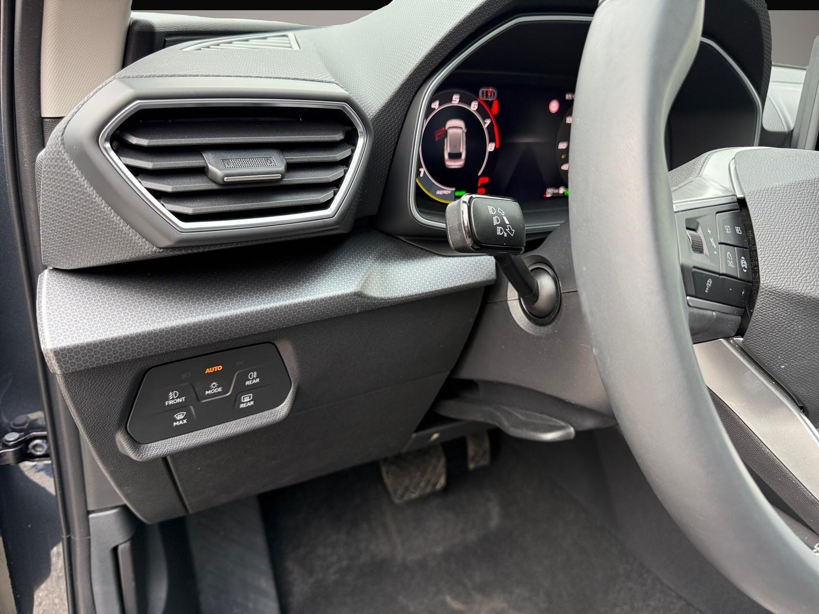 Bild 3 Seat Leon Sportstourer 1.5 eTSI ACT DSG Style AHK ACC