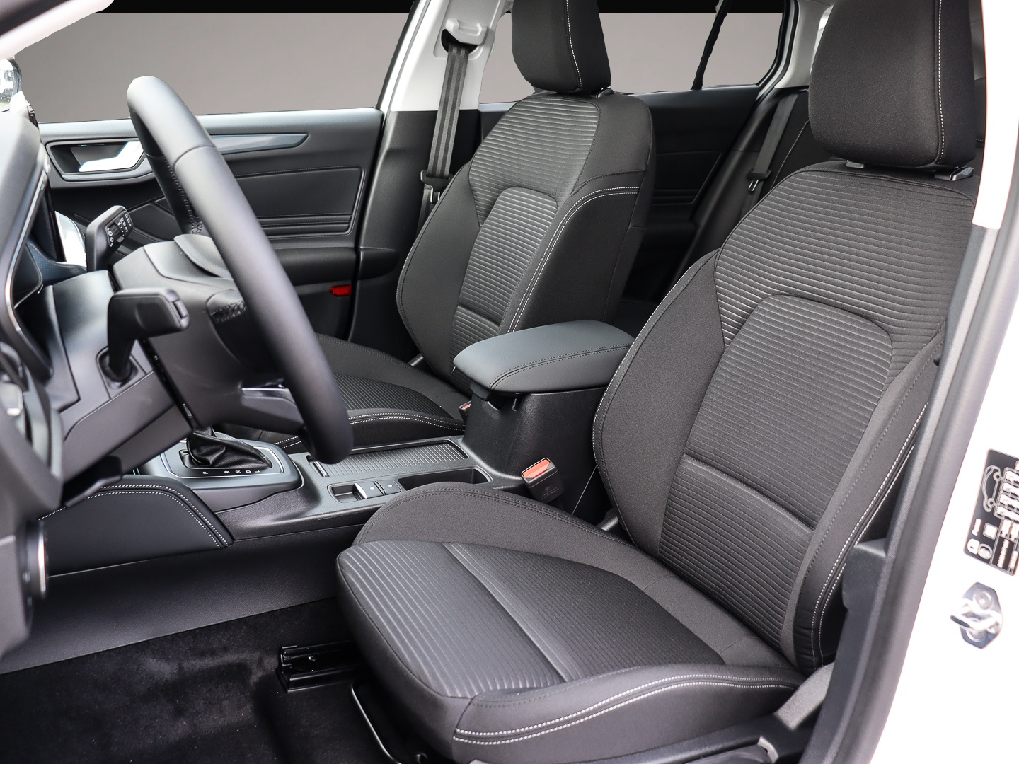 Bild 6 Ford Focus Turnier Active X 155PS Automatik Panorama