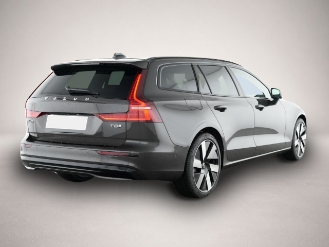 Volvo V60 V60 Kombi Plus Dark Recharge Plug-In Hybrid AWD - Thumbnail 2