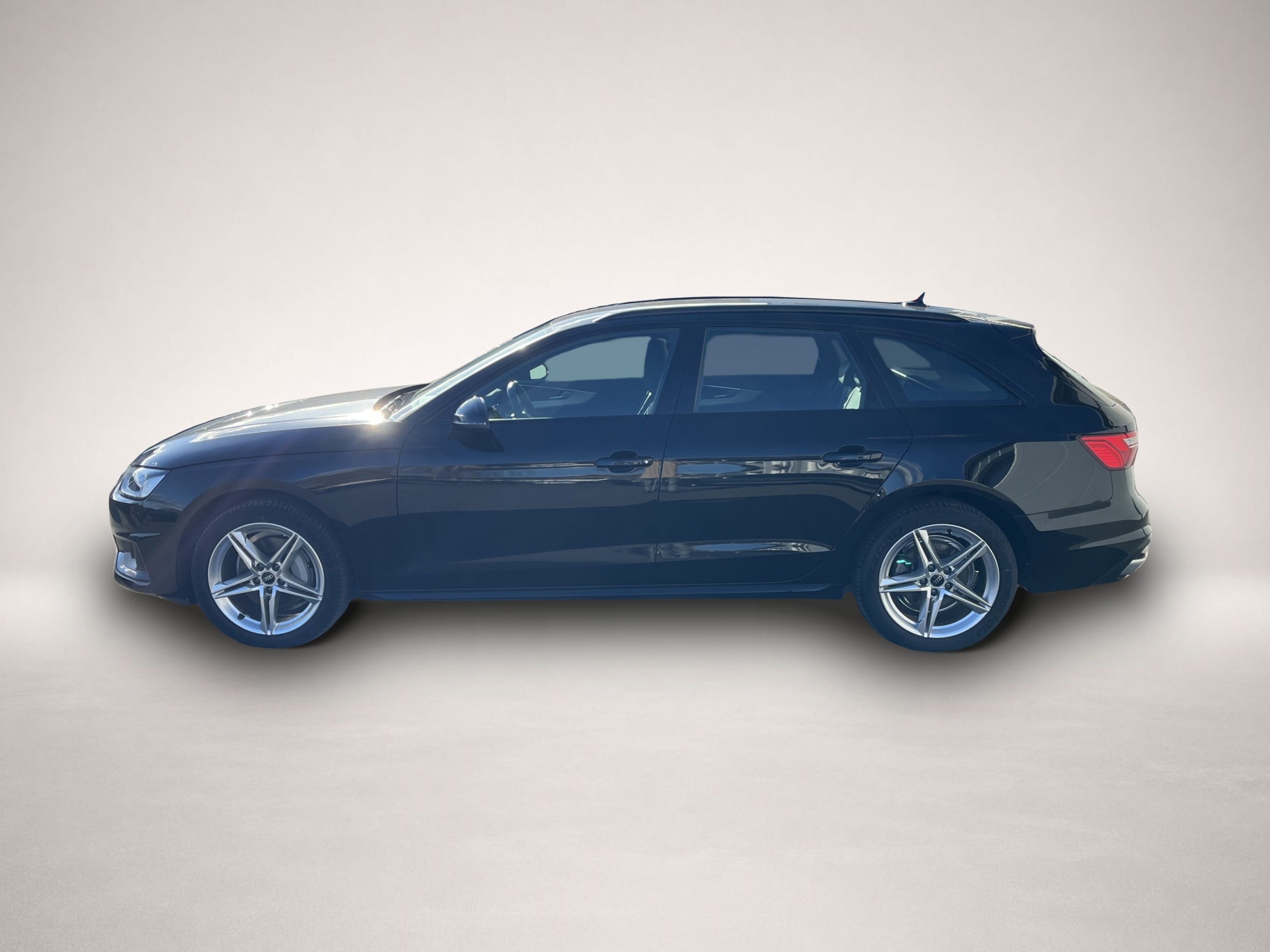 Bild 1 Audi A4 Avant 40 2.0 TDI quattro S tronic Advanced 18