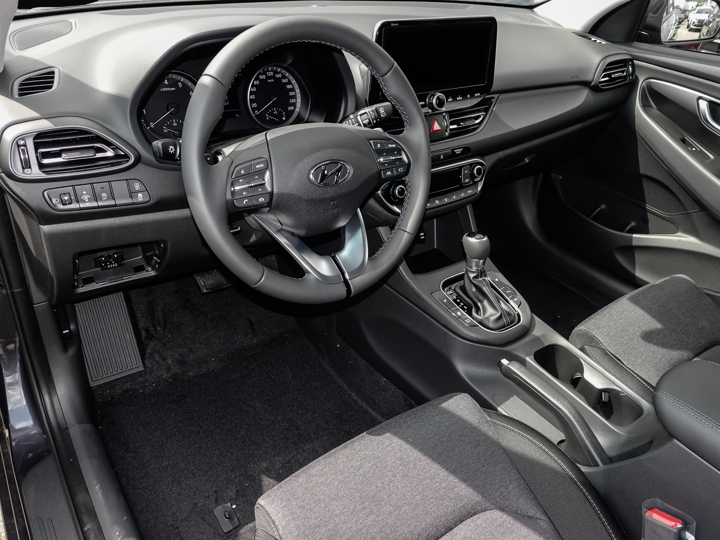 Bild 4 Hyundai i30 TREND 7-DCT Navi LED Apple CarPlay Android A