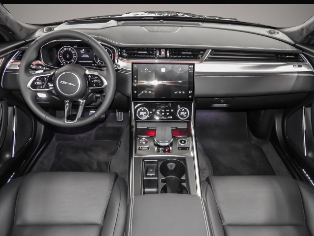 Fotografie 4 des Jaguar XF Sportbrake R-Dynamic HSE AWD D200 Mild-Hybrid