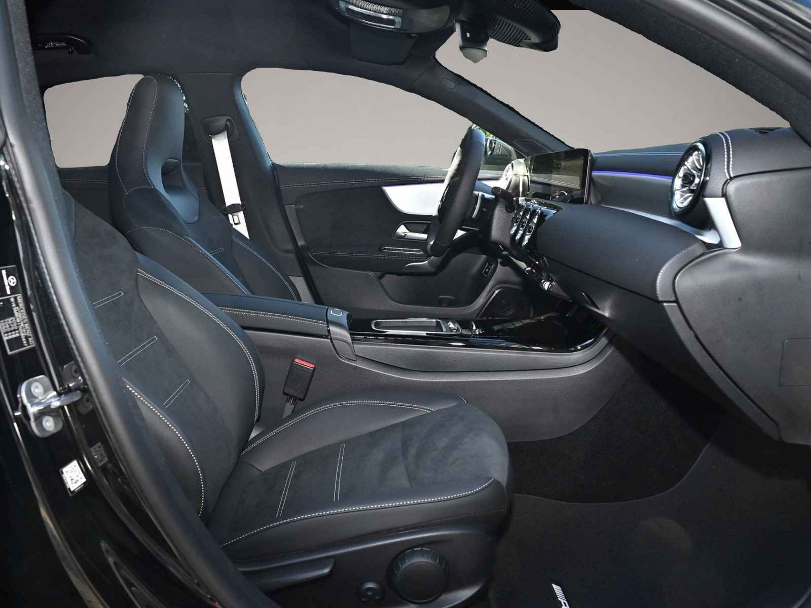 Bild 2 Mercedes-Benz CLA 200