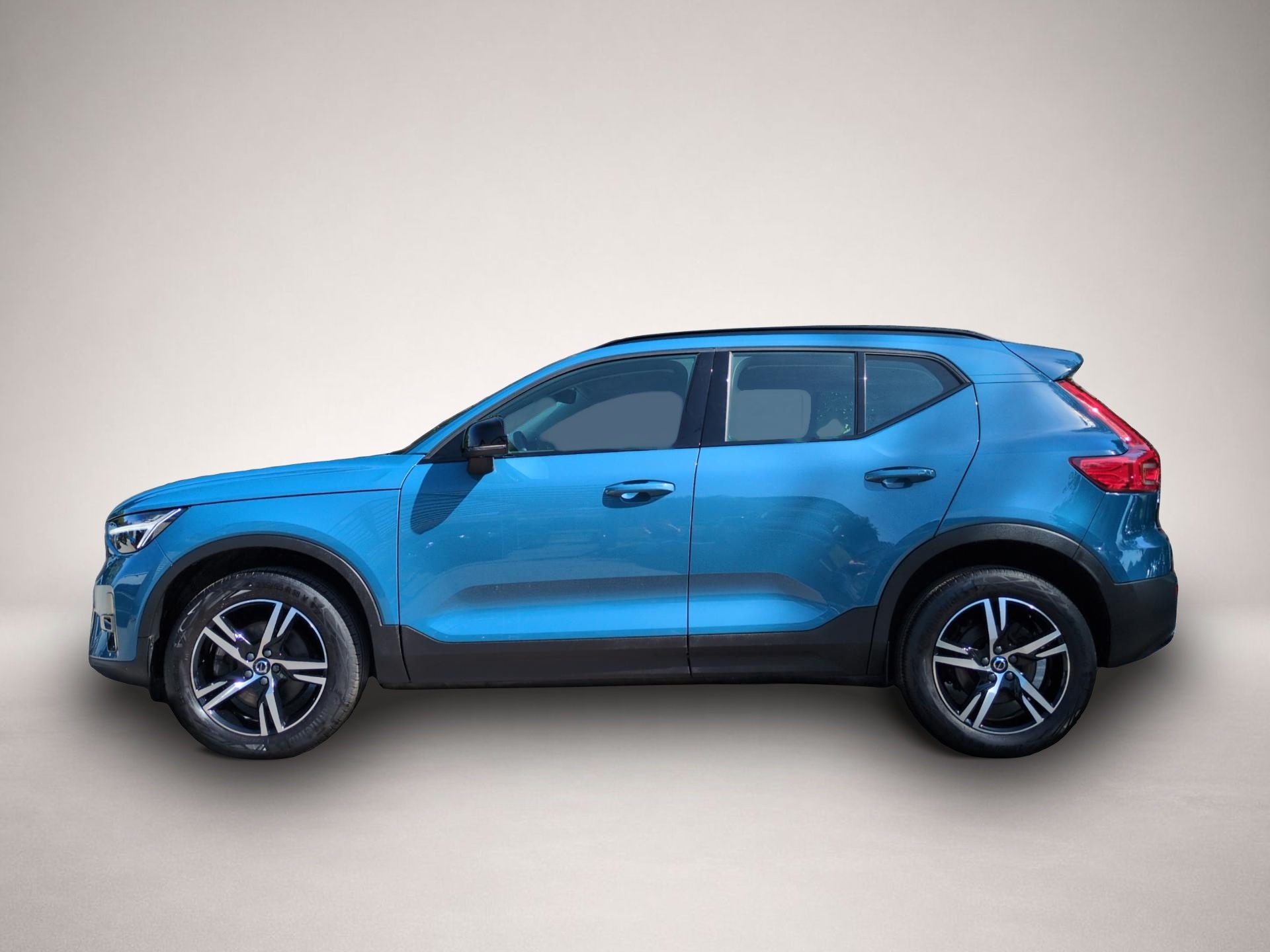 Bild 6 Volvo XC40 B3 (Benzin) Plus Dark 2WD Automatik Bluetoo