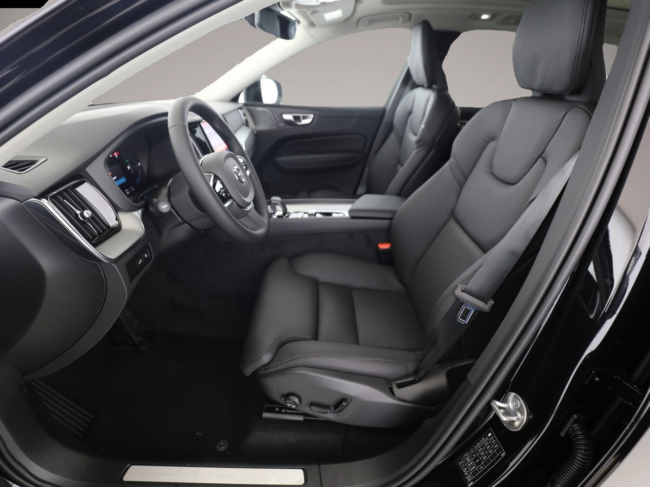Bild 3 Volvo XC60 Plus Dark Recharge Plug-In Hybrid AWD T8 Tw