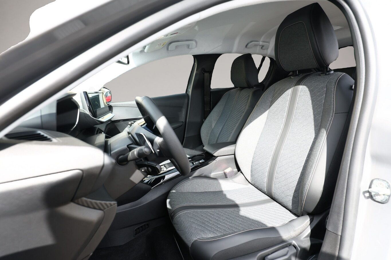 Bild 5 Peugeot 208 Hybrid Allure Nav 360° 2xPDC CarP LED PrivG