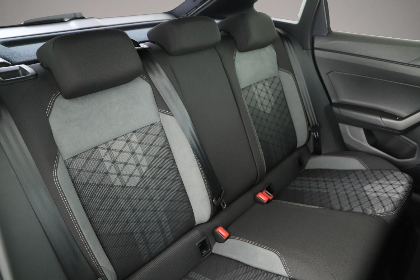 Fotografie des Volkswagen Taigo 1.5 TSI DSG R line IQ.Light/ACC/Kamera/App