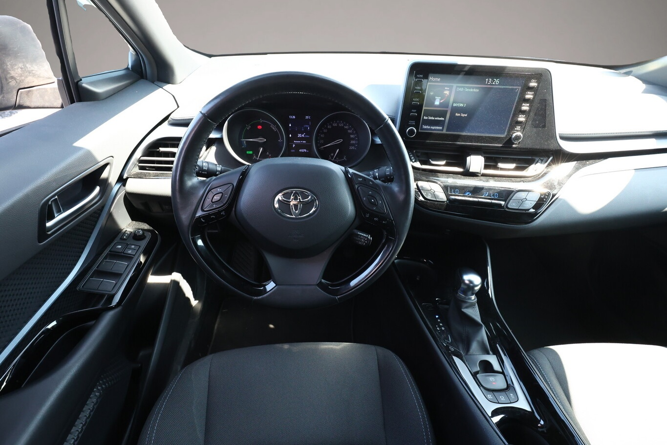 Fotografie 6 des Toyota C-HR 2.0 Hybrid 184 CVT Team D LED Temp LichtP