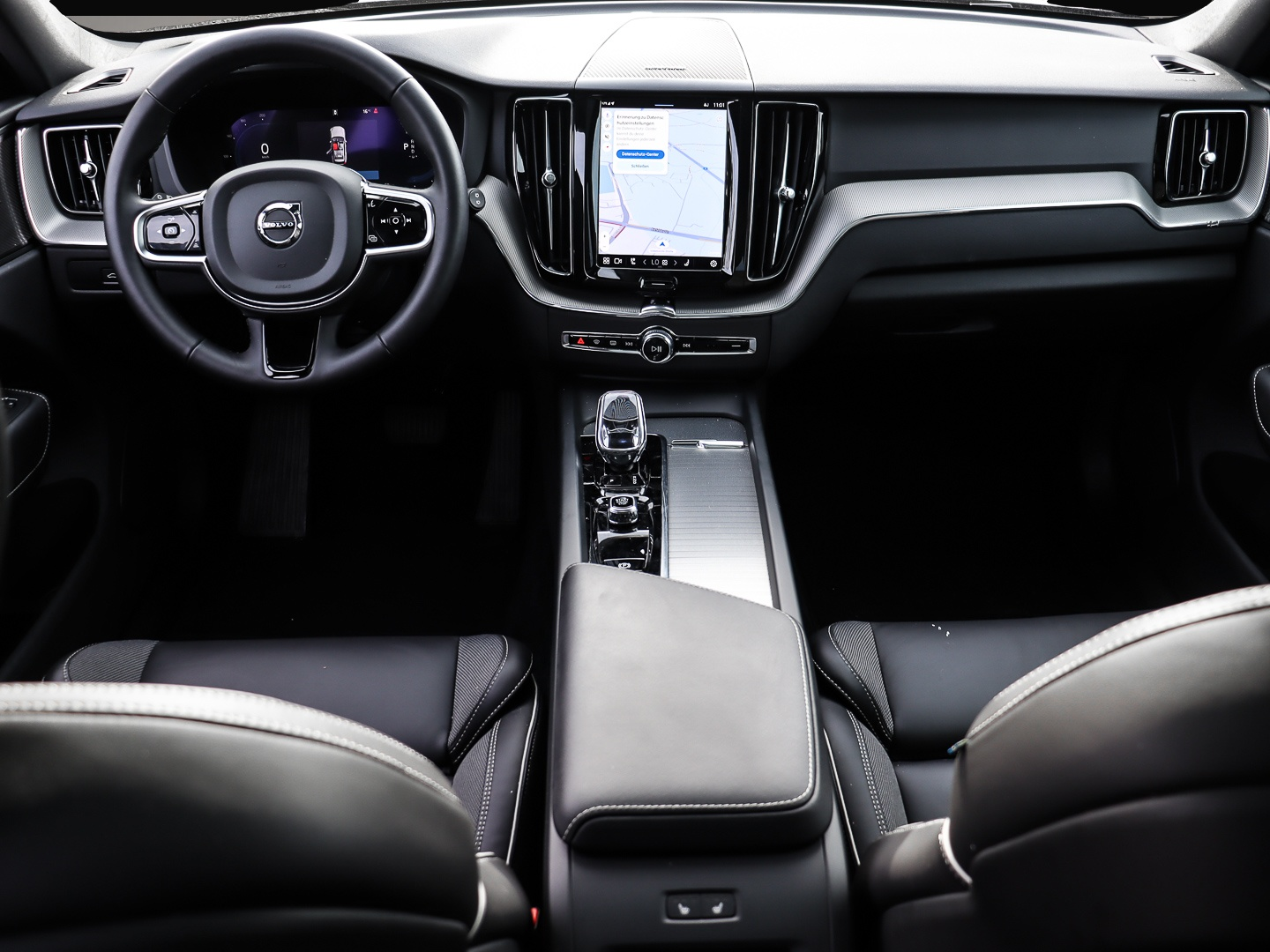 Bild 4 Volvo XC60 Plus Dark Recharge Plug-In Hybrid AWD T8 Tw