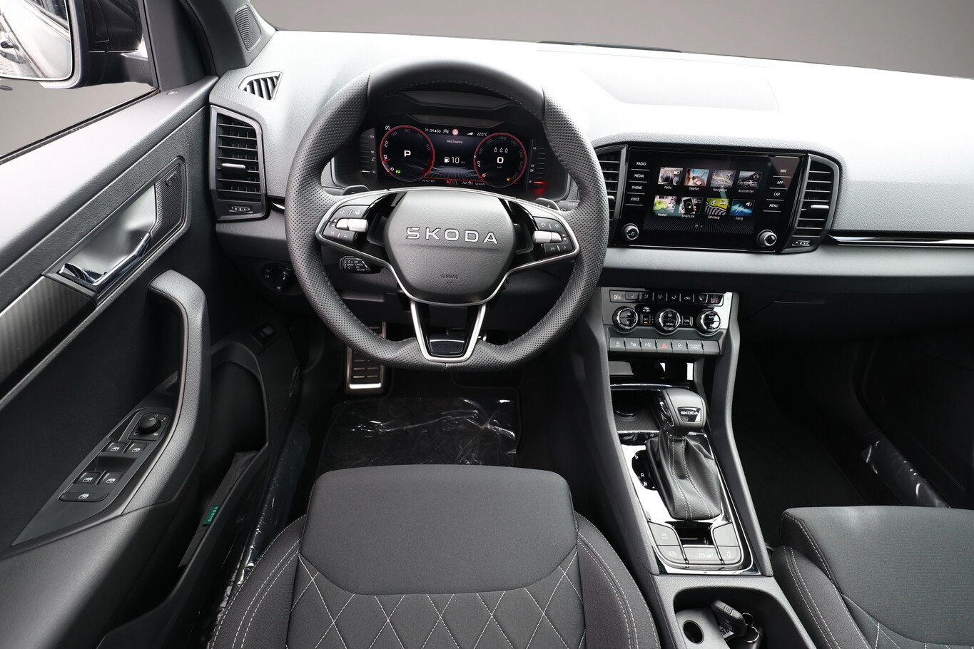Bild 6 Skoda Karoq DSG Sportl Pano AHK Matrix 5J/100k Nav 360