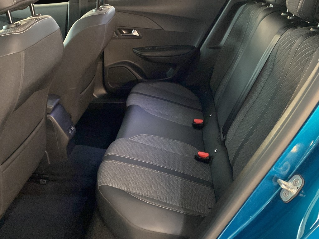 Fotografie 8 des Peugeot 2008 1.2 Allure Pack*Spurassist*Einparkhilfe*