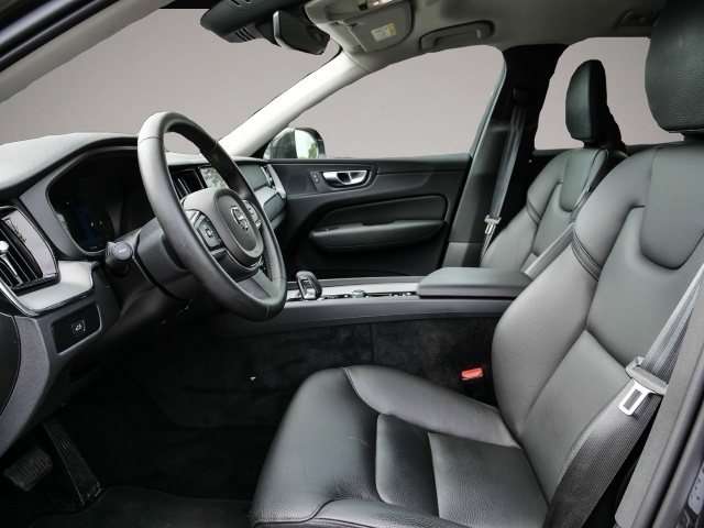 Bild 4 Volvo XC60 Core 2WD AHK Digitales Cockpit Soundsystem