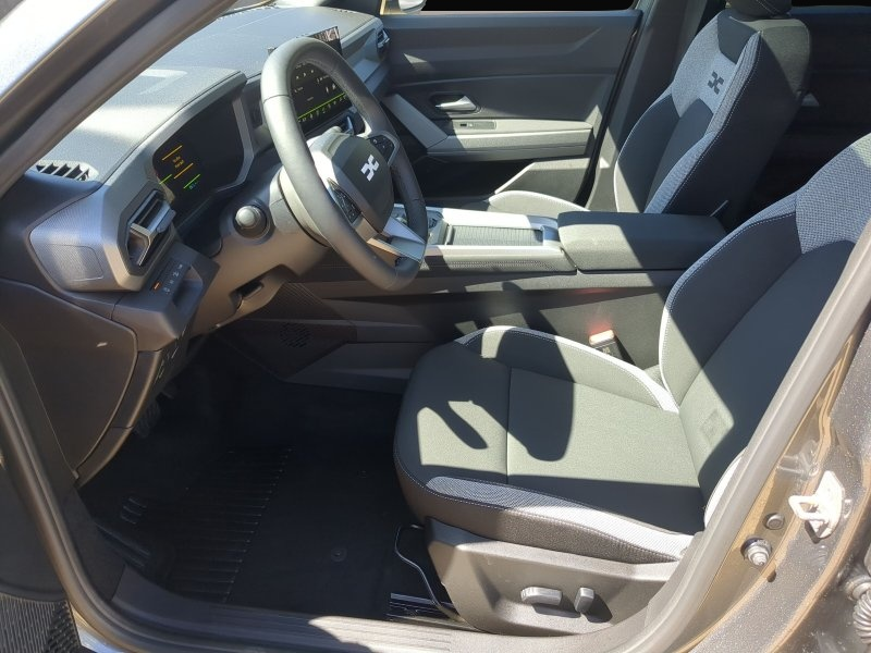 Bild 4 Dacia Bigster Hybrid 155 Journey Panodach+Winter-Plus-