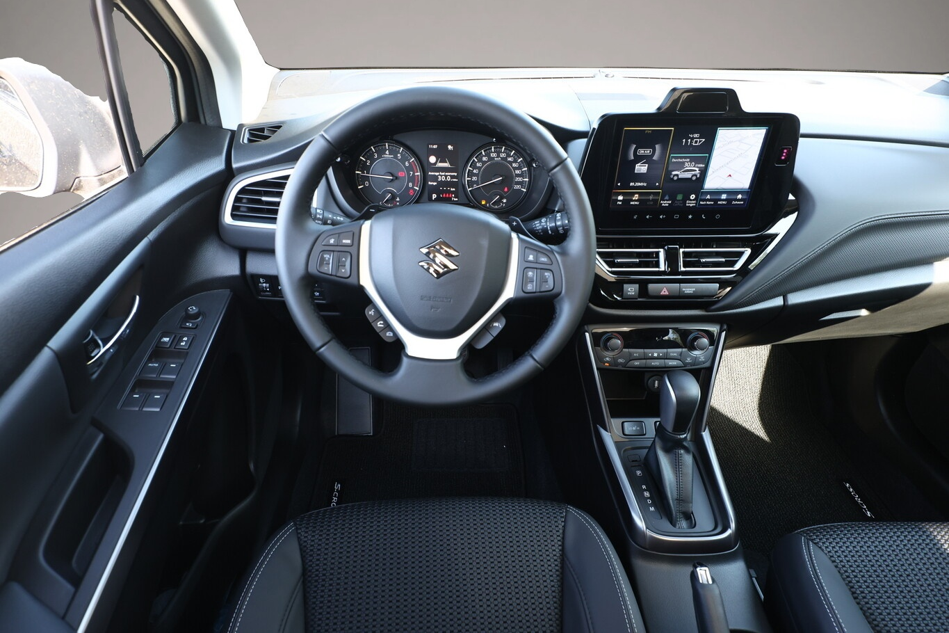 Bild 6 Suzuki Across S-Cross 1.4 MHEV Aut. Comfort+ Pano 360° Leder