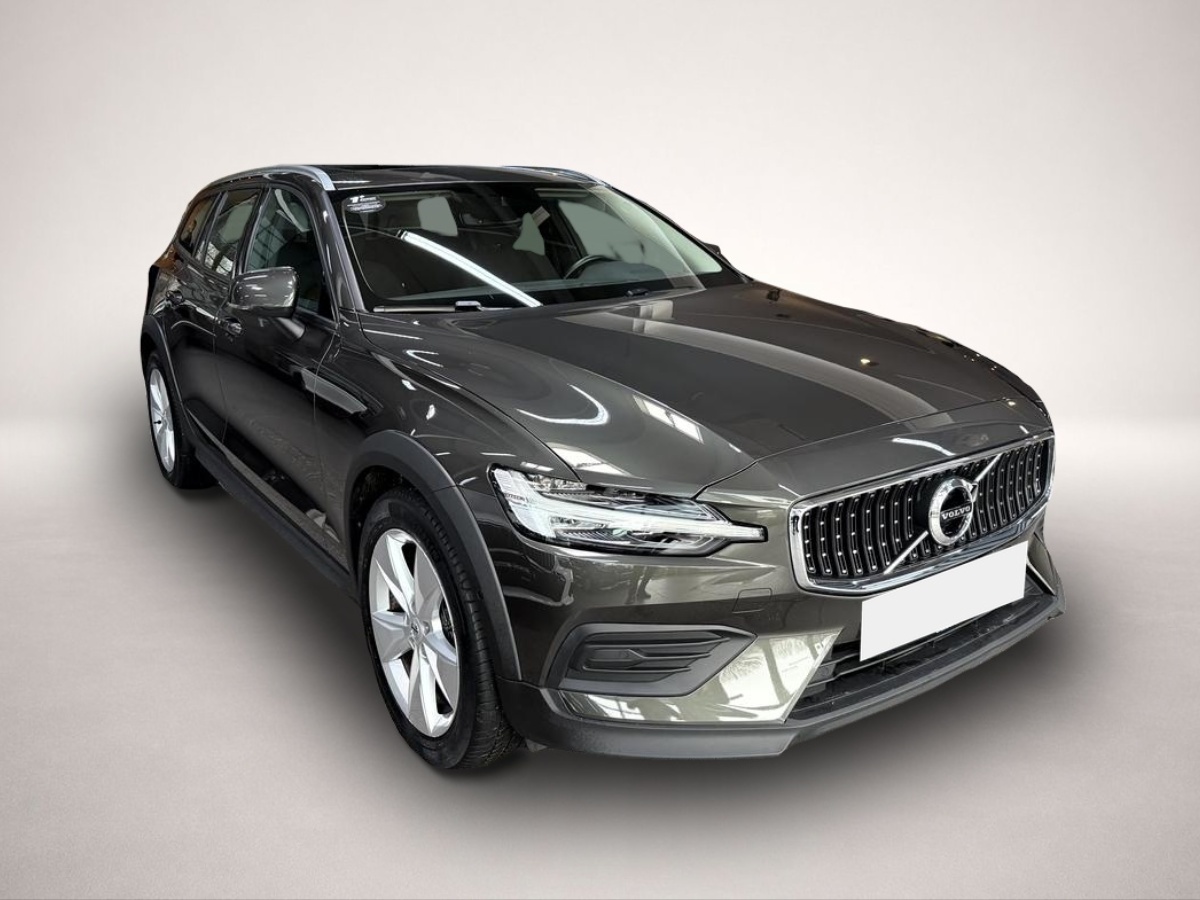 Fotografie 3 des Volvo V60 Cross Country B5 AWD LED Pano AHK