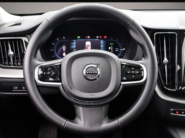 Volvo XC60 XC60 Plus Dark Recharge Plug-In Hybrid AWD T8 Tw - Thumbnail 5