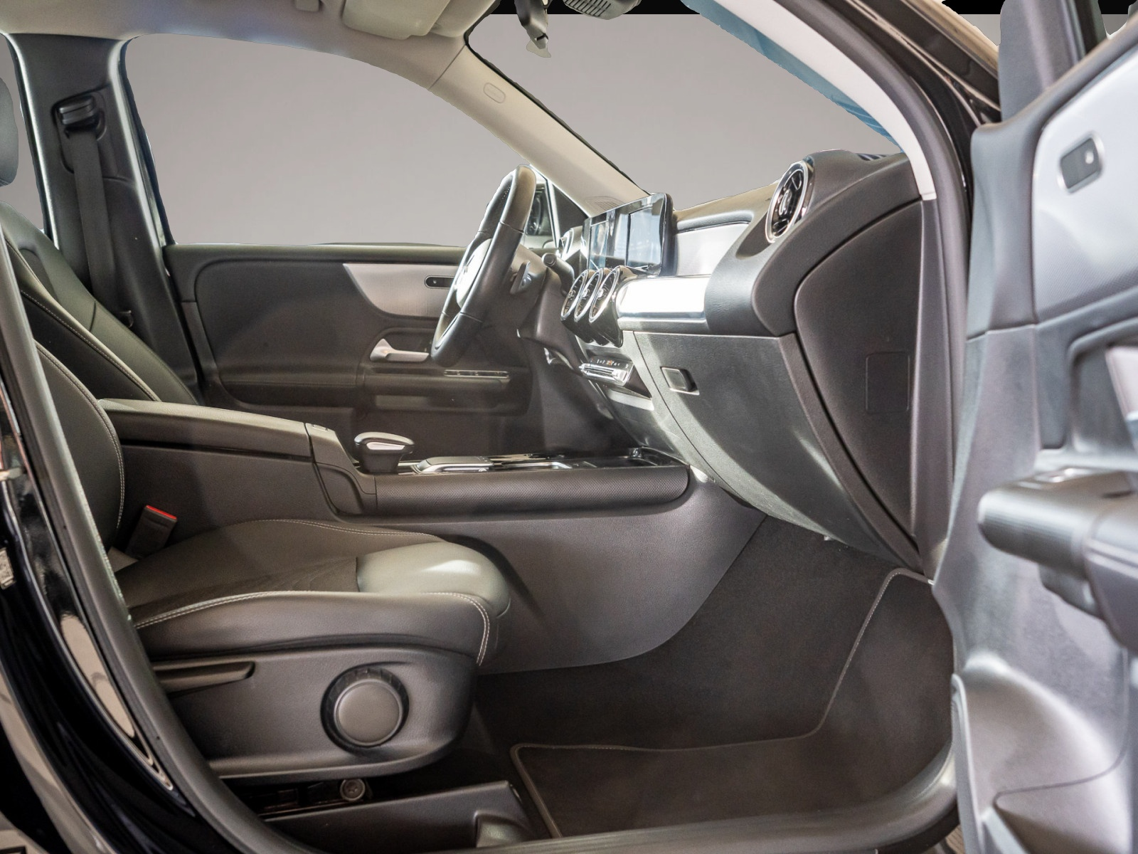 Fotografie 2 des Mercedes-Benz GLB 200