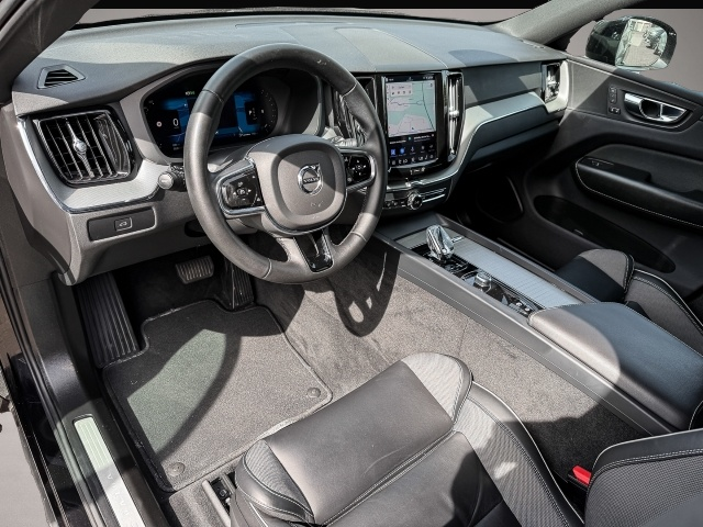 Bild 5 Volvo XC60 Plus Dark 2WD B4 Benzin EU6d Leder Digitale