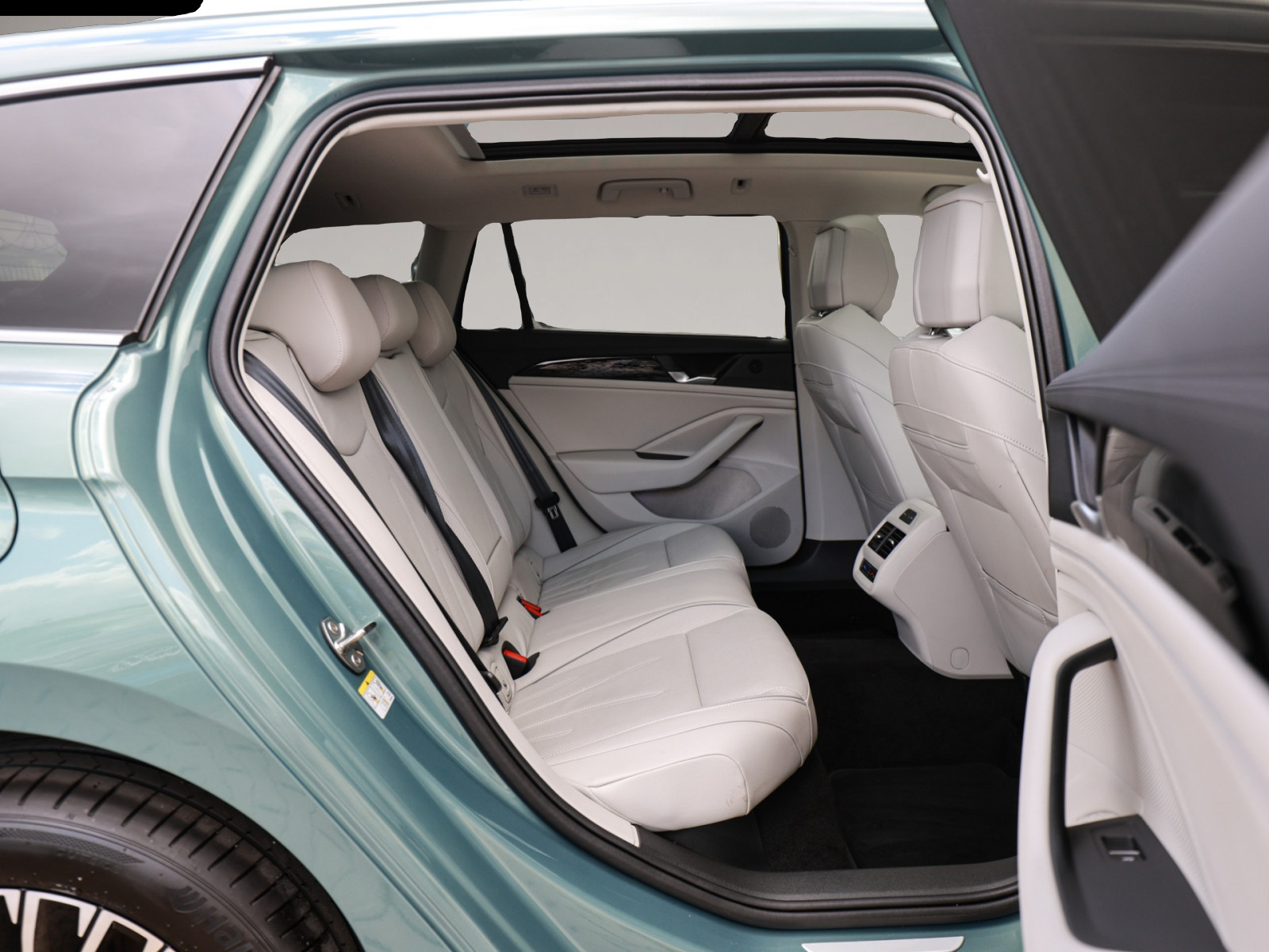 Bild 4 Volkswagen Passat