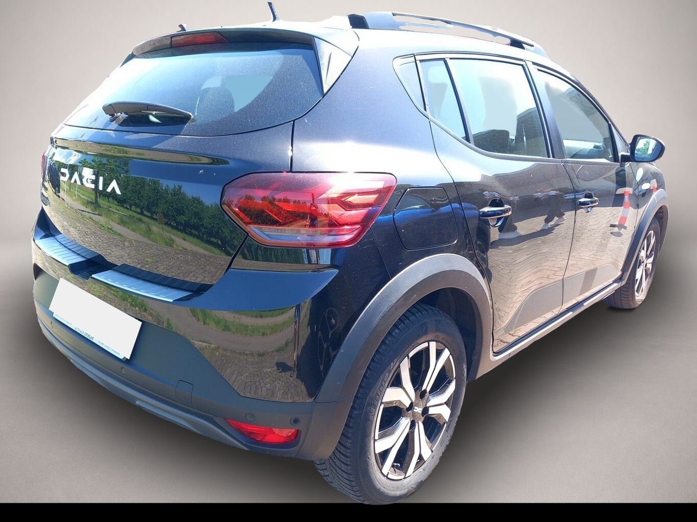 Bild 3 Dacia Sandero Stepway III 1.0 TCe 110 Expression+ Nav