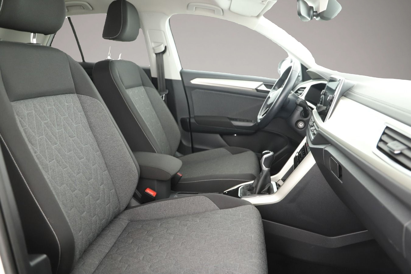 Bild 6 Volkswagen T-Roc 1.5 TSI Move LED/Kamera/App/Navi