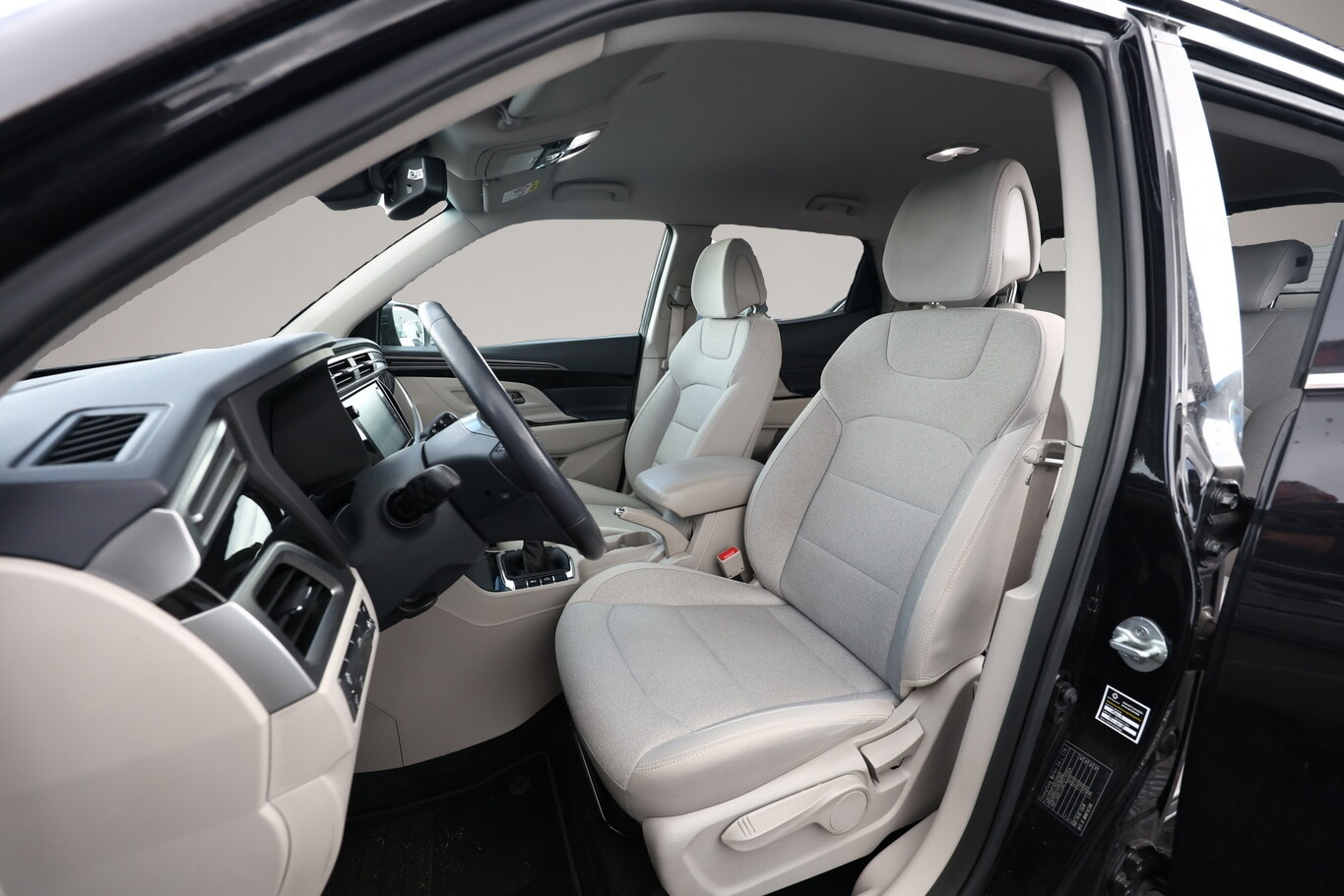 Bild 6 Ssangyong Korando 1.5 T-GDI 163 Quarz Nav PDC SHZ KeyL 18Z