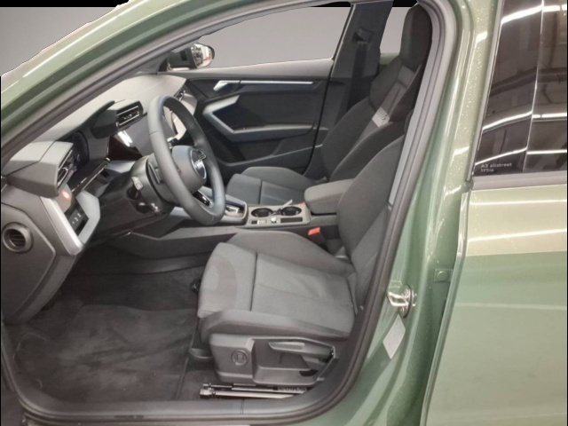 Vehicle image 0