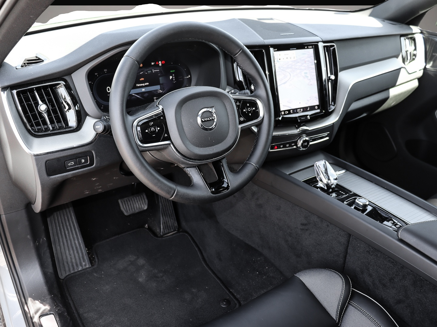 Bild 3 Volvo XC60 Plus Dark Recharge Plug-In Hybrid AWD T8 Tw