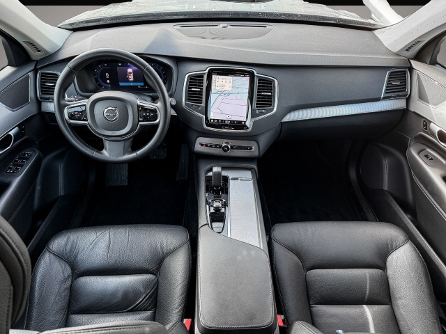 Bild 5 Volvo XC90 B5 Benzin Core AWD 7-Sitzer Lenkradh. Pilot