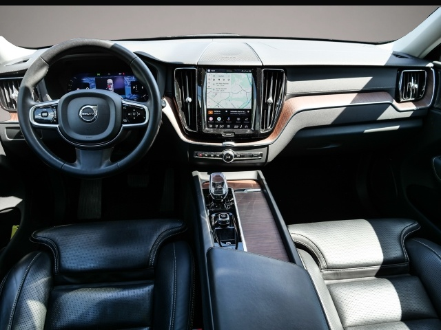 Bild 7 Volvo XC60 Ultimate Dark AWD HUD StandHZG AHK Digitale