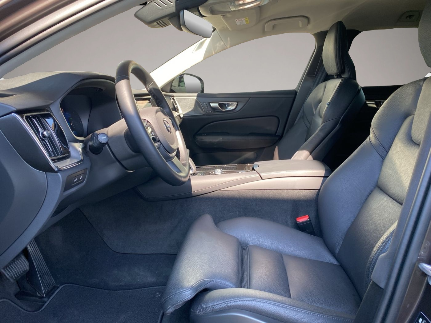 Bild 7 Volvo V60 Kombi T8 Plus Dark Recharge WiPa*LED*Navi*DA