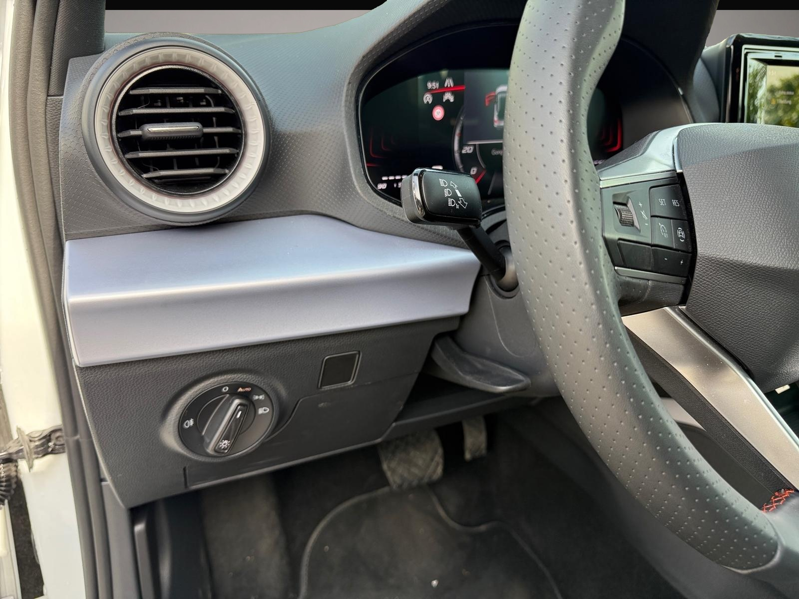 Bild 3 Seat Arona 1.0 TSI DSG FR LED SHZ Alcantara Kamera