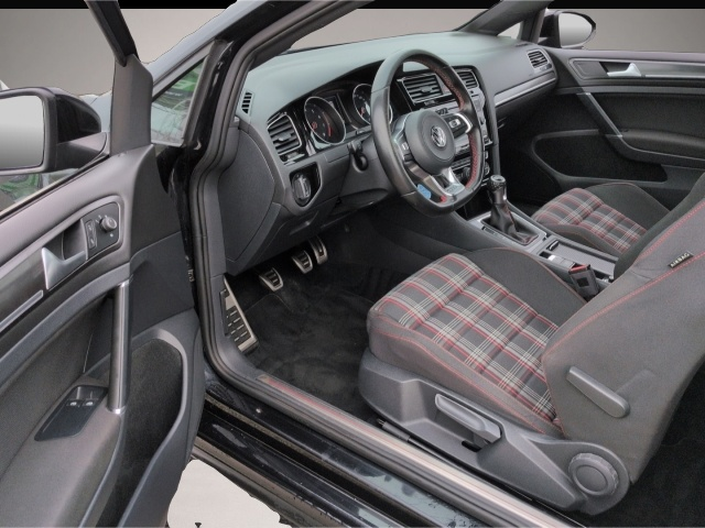 Fotografie 4 des Volkswagen Golf GTI VII 2.0TSI*LED SHZ PDCv+h 2-Zon-Klima