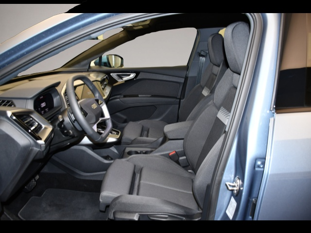 Vehicle image 0