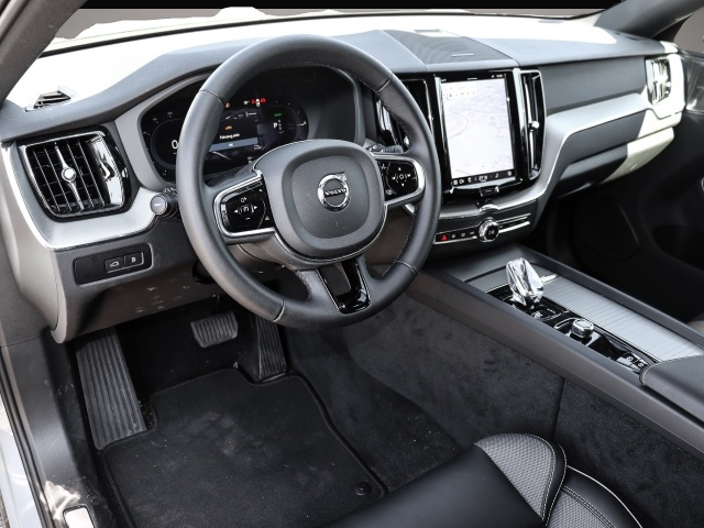 Bild 3 Volvo XC60 Plus Dark Recharge Plug-In Hybrid AWD T8 Tw