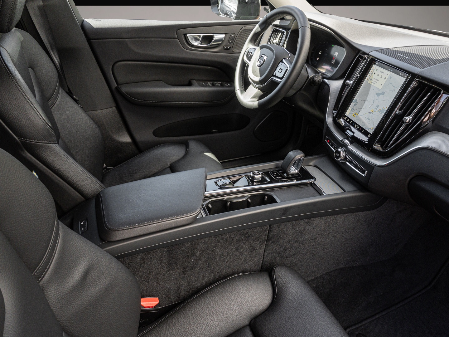 Bild 6 Volvo XC60 Plus Dark 2WD Digitales Cockpit Memory Sitz