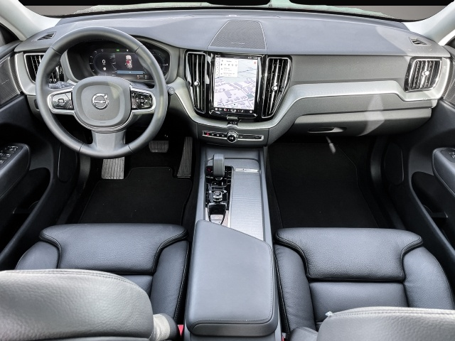 Fotografie 5 des Volvo XC60 Plus Dark Recharge Plug-In Hybrid AWD T8 Tw