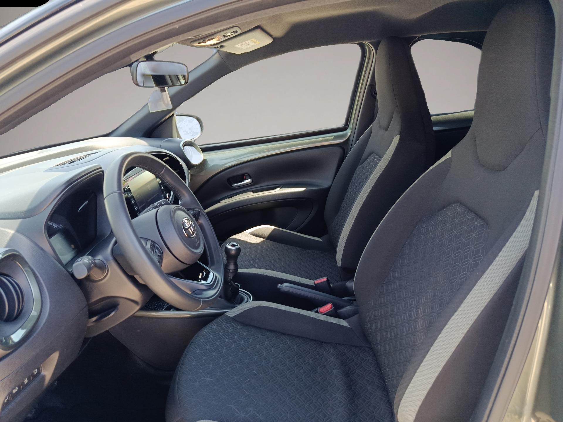 Vehicle image 7