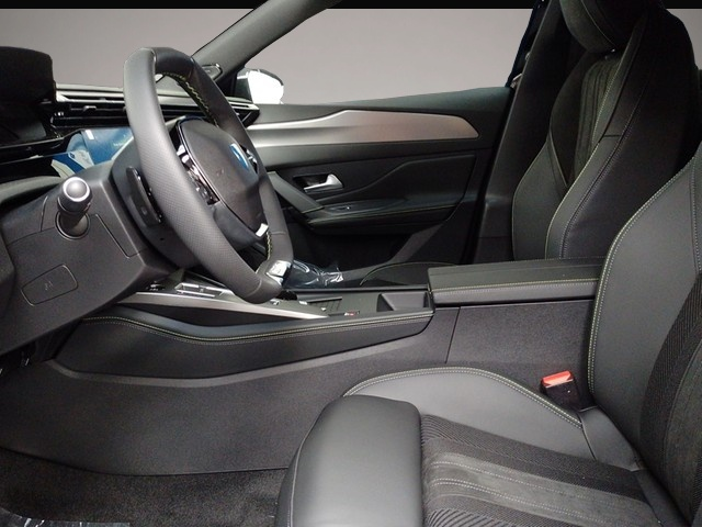 Bild 7 Peugeot 308 GT PURETECH 130 EAT8 GT