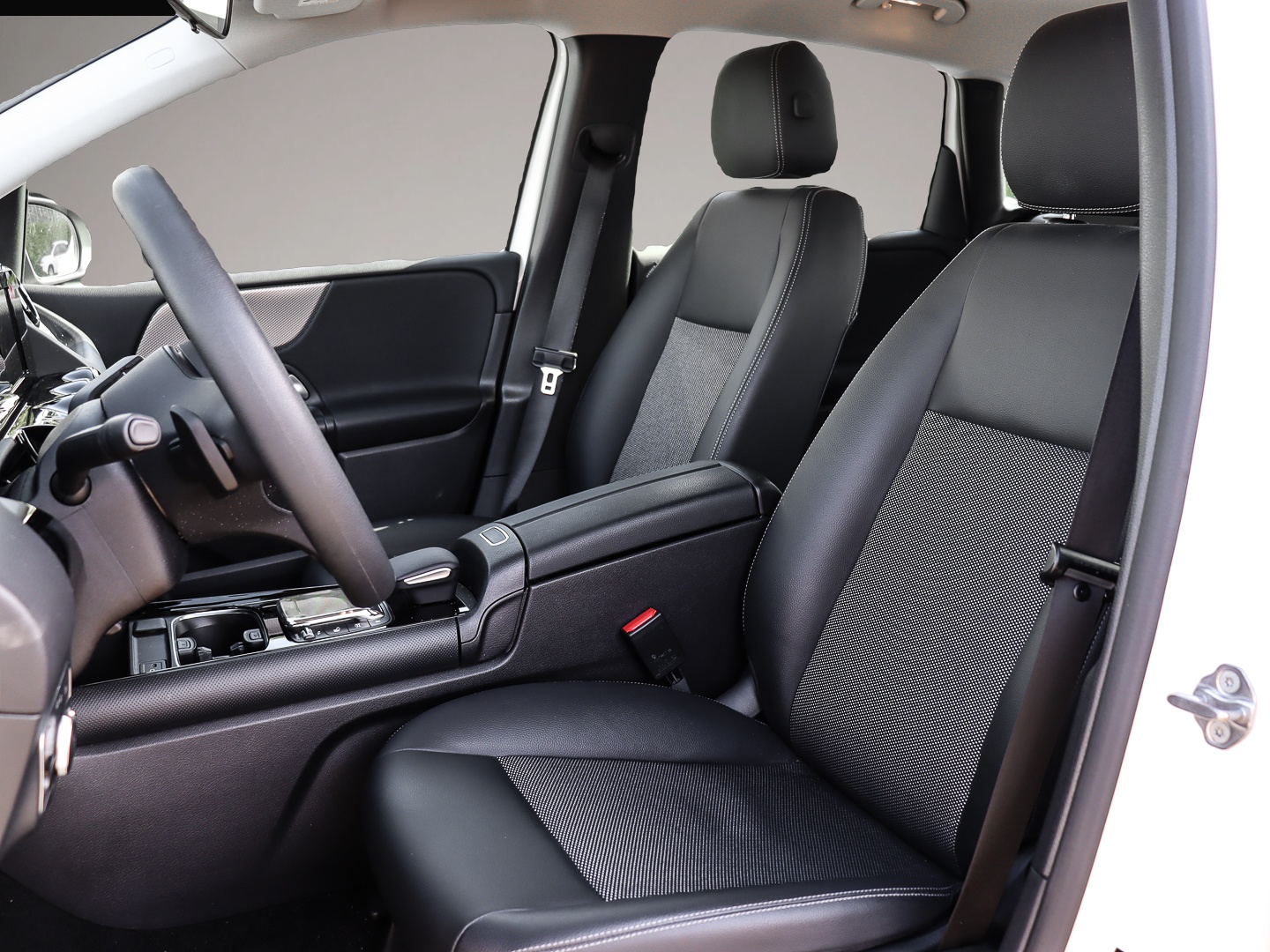 Bild 6 Mercedes-Benz B 180 EU6d Klimaauto Sitzhzg. NAVI Digitales Coc