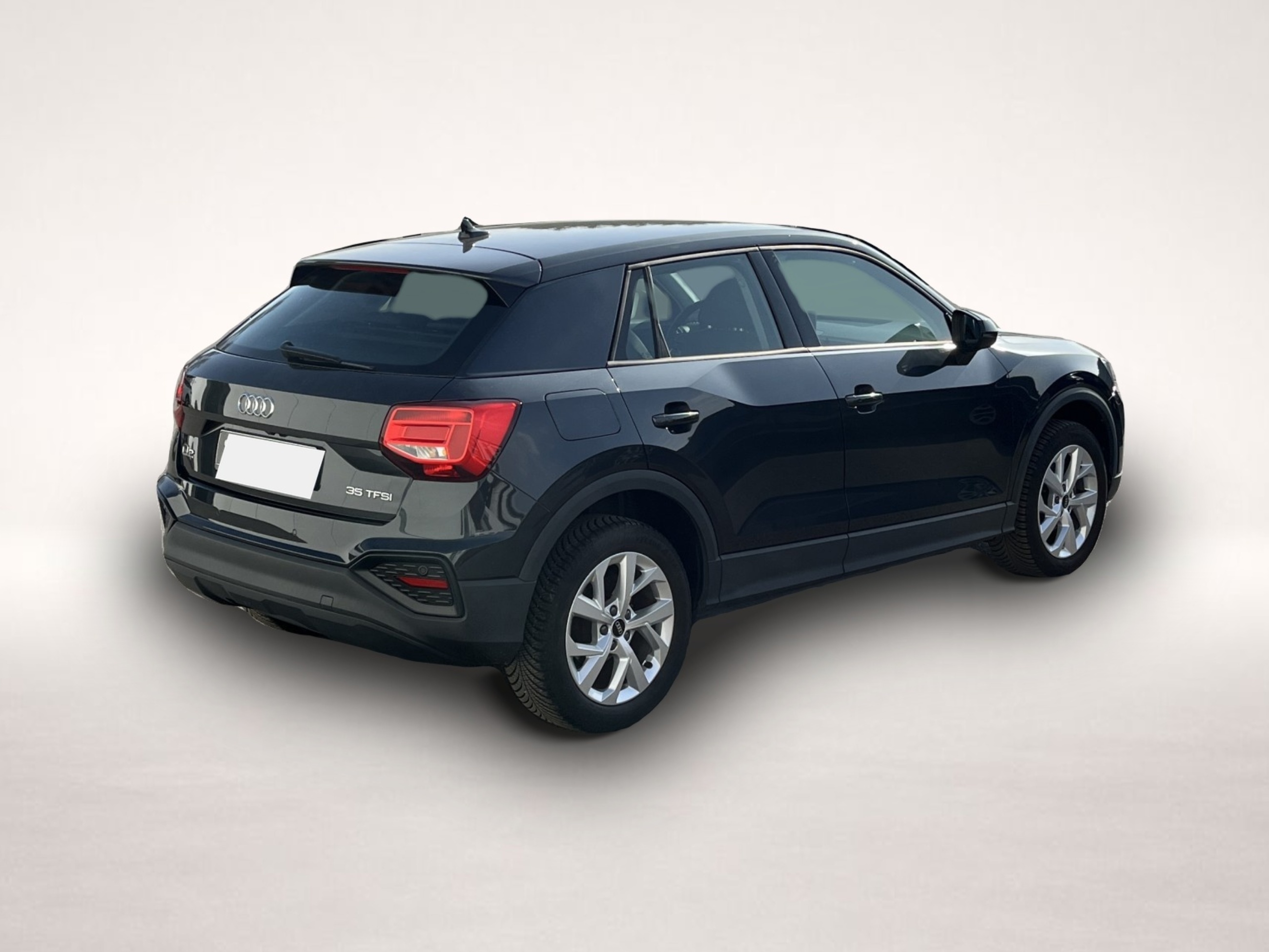 Fotografie des Audi Q2 35 1.5 TFSI S tronic 17 Zoll Navi RFK el.Klap