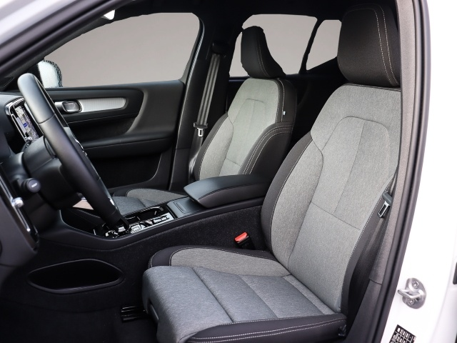 Bild 6 Volvo XC40 Plus Dark 2WD B3 EU6d digitales Cockpit Mem