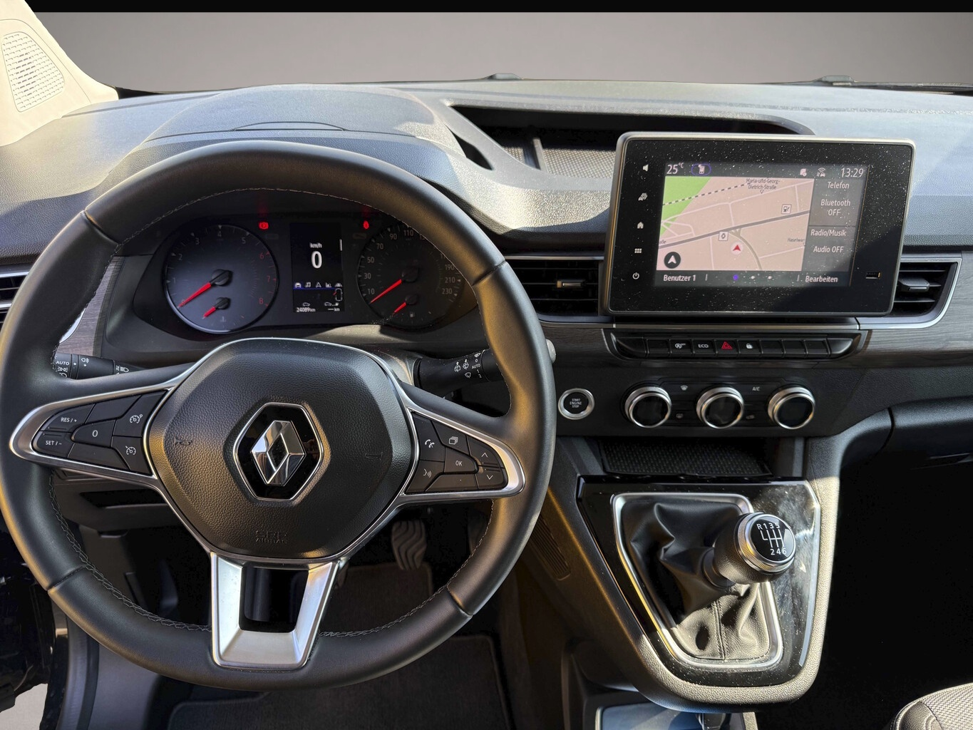 Bild 4 Renault Kangoo III 1.3 TCe 130 Techno LED PDC Temp LM17Z
